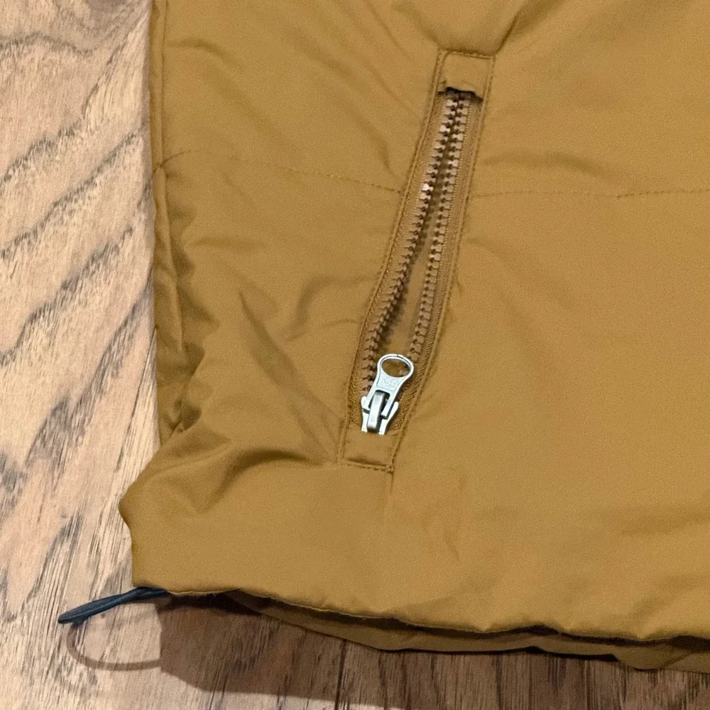 Vuori Canyon Insulated Jacket Mens XXL Dark Oregano Gold PrimaLoft V535‎ Puffer